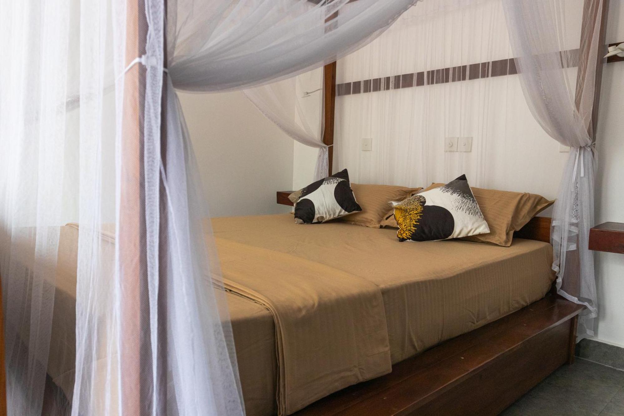 Srimany Bed & Breakfast Mirissa Exterior photo